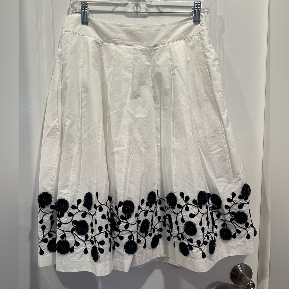 Talbots Embroidered Navy Blue & White Skirt